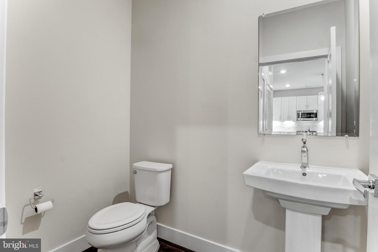 1761 OLD MEADOW RD #209, MCLEAN, Virginia 22102, 2 Bedrooms Bedrooms, ,1 BathroomBathrooms,Residential,For sale,1761 OLD MEADOW RD #209,VAFX2240720 MLS # VAFX2240720