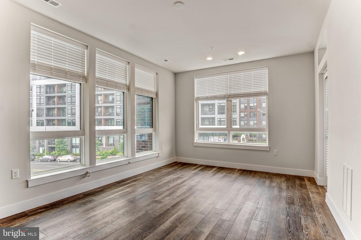 1761 OLD MEADOW RD #209, MCLEAN, Virginia 22102, 2 Bedrooms Bedrooms, ,1 BathroomBathrooms,Residential,For sale,1761 OLD MEADOW RD #209,VAFX2240720 MLS # VAFX2240720