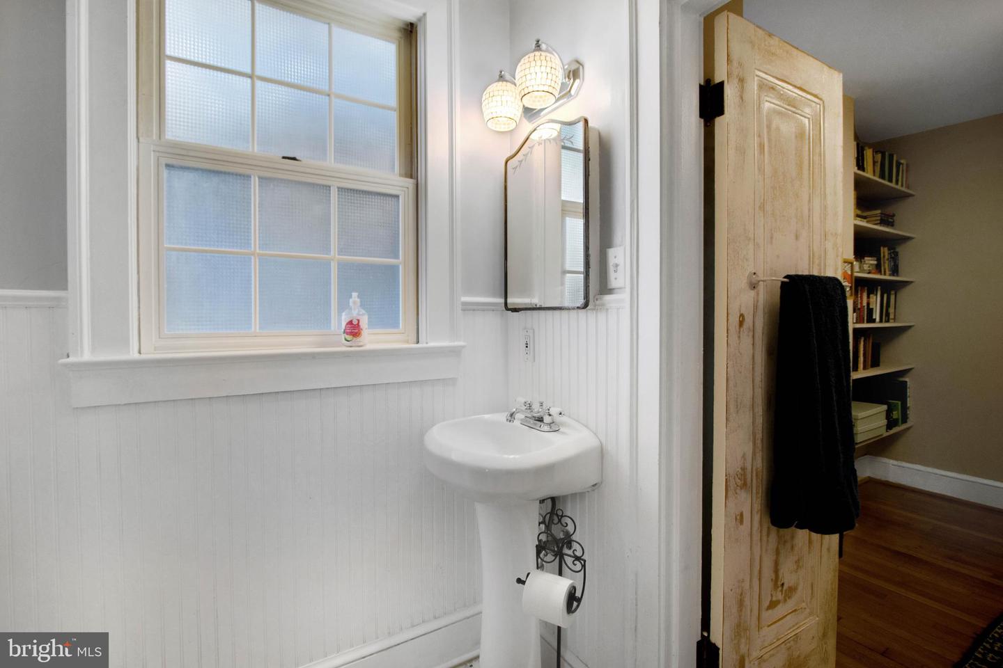 2408 3RD ST N, ARLINGTON, Virginia 22201, 5 Bedrooms Bedrooms, ,2 BathroomsBathrooms,Residential,For sale,2408 3RD ST N,VAAR2057596 MLS # VAAR2057596