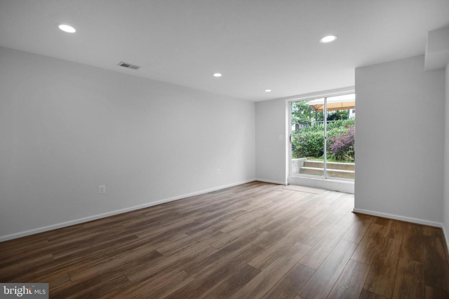 2408 3RD ST N, ARLINGTON, Virginia 22201, 5 Bedrooms Bedrooms, ,2 BathroomsBathrooms,Residential,For sale,2408 3RD ST N,VAAR2057596 MLS # VAAR2057596