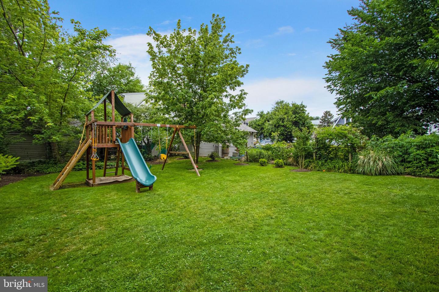2408 3RD ST N, ARLINGTON, Virginia 22201, 5 Bedrooms Bedrooms, ,2 BathroomsBathrooms,Residential,For sale,2408 3RD ST N,VAAR2057596 MLS # VAAR2057596