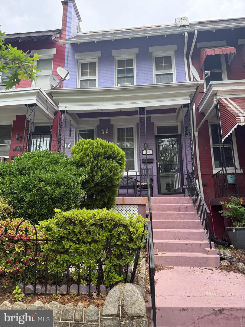 1121 8TH ST NE, WASHINGTON, District Of Columbia 20002, 4 Bedrooms Bedrooms, ,2 BathroomsBathrooms,Residential,For sale,1121 8TH ST NE,DCDC2201742 MLS # DCDC2201742