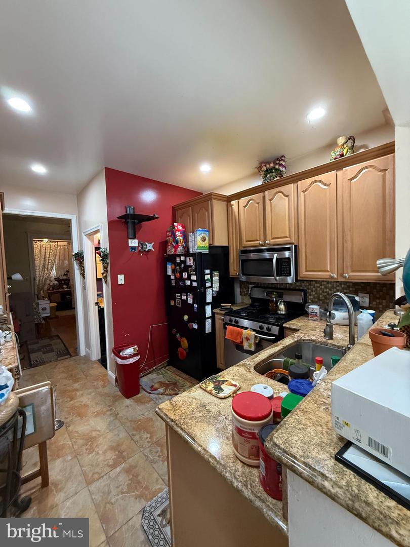 1121 8TH ST NE, WASHINGTON, District Of Columbia 20002, 4 Bedrooms Bedrooms, ,2 BathroomsBathrooms,Residential,For sale,1121 8TH ST NE,DCDC2201742 MLS # DCDC2201742