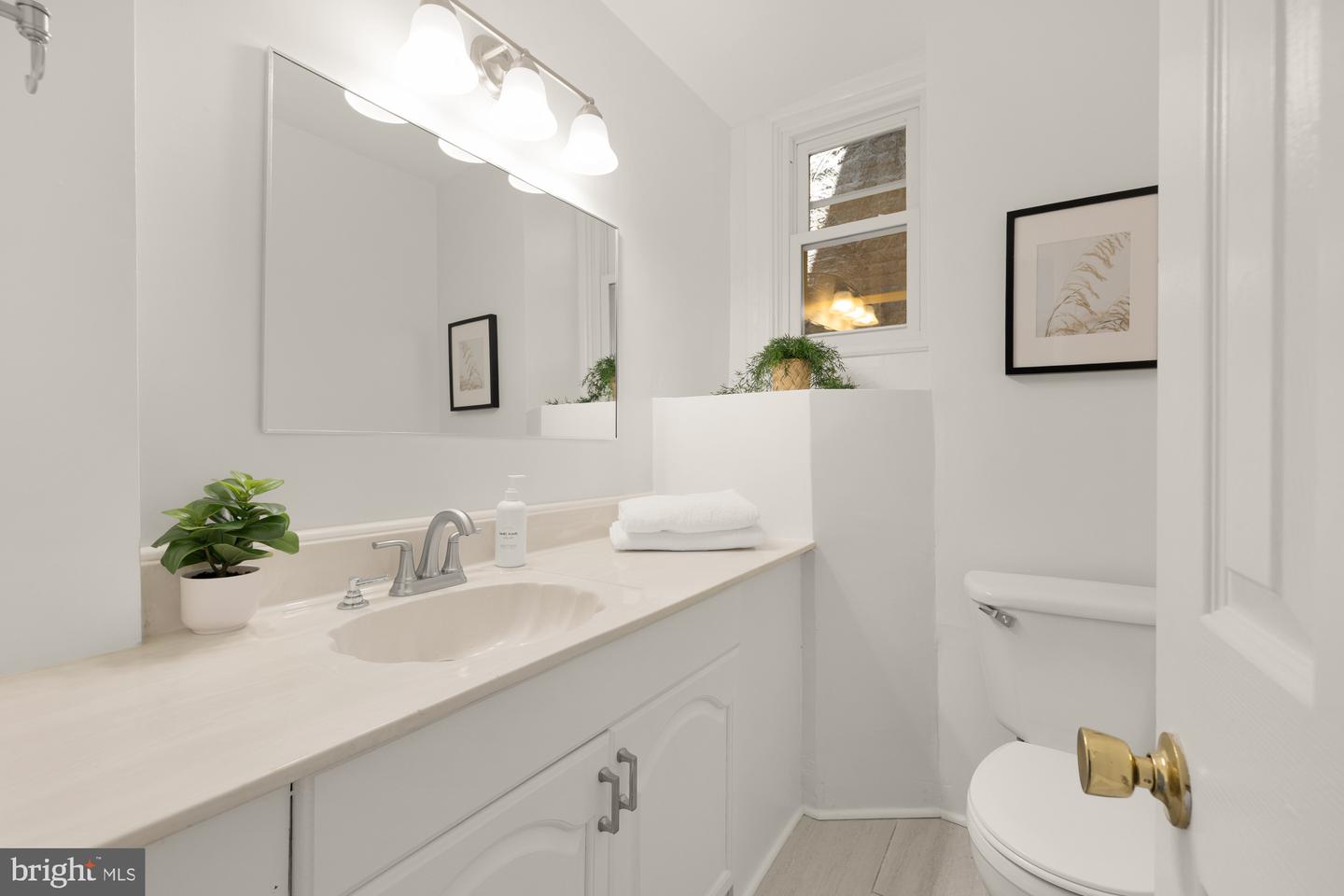 704 F ST NE, WASHINGTON, District Of Columbia 20002, 4 Bedrooms Bedrooms, ,2 BathroomsBathrooms,Residential,For sale,704 F ST NE,DCDC2202020 MLS # DCDC2202020