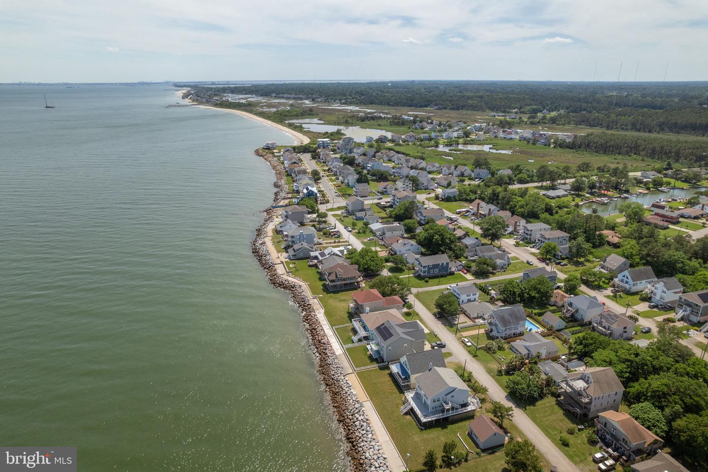 106 LIGHTHOUSE DR, HAMPTON, Virginia 23664, 6 Bedrooms Bedrooms, ,3 BathroomsBathrooms,Residential,For sale,106 LIGHTHOUSE DR,VAHM2000092 MLS # VAHM2000092