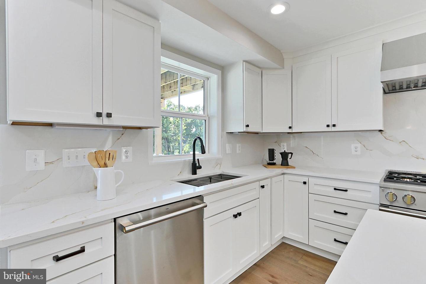 109 TINNER HILL RD, FALLS CHURCH, Virginia 22046, 4 Bedrooms Bedrooms, ,3 BathroomsBathrooms,Residential,For sale,109 TINNER HILL RD,VAFA2003032 MLS # VAFA2003032