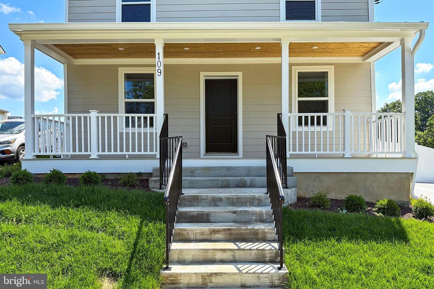 109 TINNER HILL RD, FALLS CHURCH, Virginia 22046, 4 Bedrooms Bedrooms, ,3 BathroomsBathrooms,Residential,For sale,109 TINNER HILL RD,VAFA2003032 MLS # VAFA2003032
