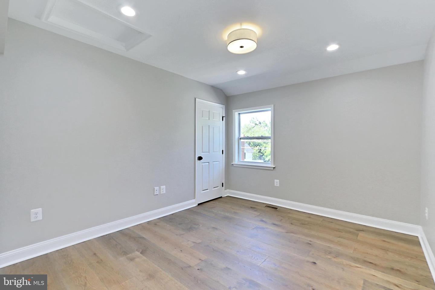 109 TINNER HILL RD, FALLS CHURCH, Virginia 22046, 4 Bedrooms Bedrooms, ,3 BathroomsBathrooms,Residential,For sale,109 TINNER HILL RD,VAFA2003032 MLS # VAFA2003032