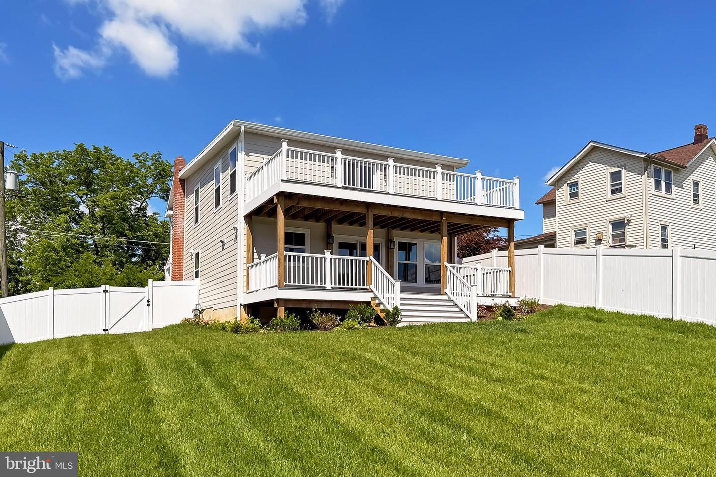109 TINNER HILL RD, FALLS CHURCH, Virginia 22046, 4 Bedrooms Bedrooms, ,3 BathroomsBathrooms,Residential,For sale,109 TINNER HILL RD,VAFA2003032 MLS # VAFA2003032