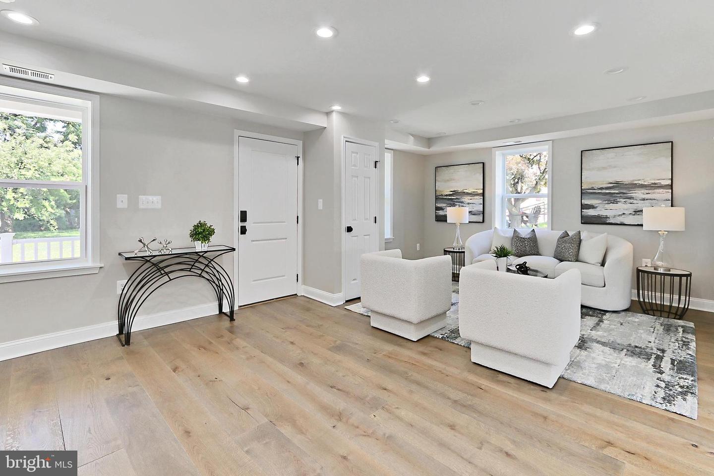 109 TINNER HILL RD, FALLS CHURCH, Virginia 22046, 4 Bedrooms Bedrooms, ,3 BathroomsBathrooms,Residential,For sale,109 TINNER HILL RD,VAFA2003032 MLS # VAFA2003032