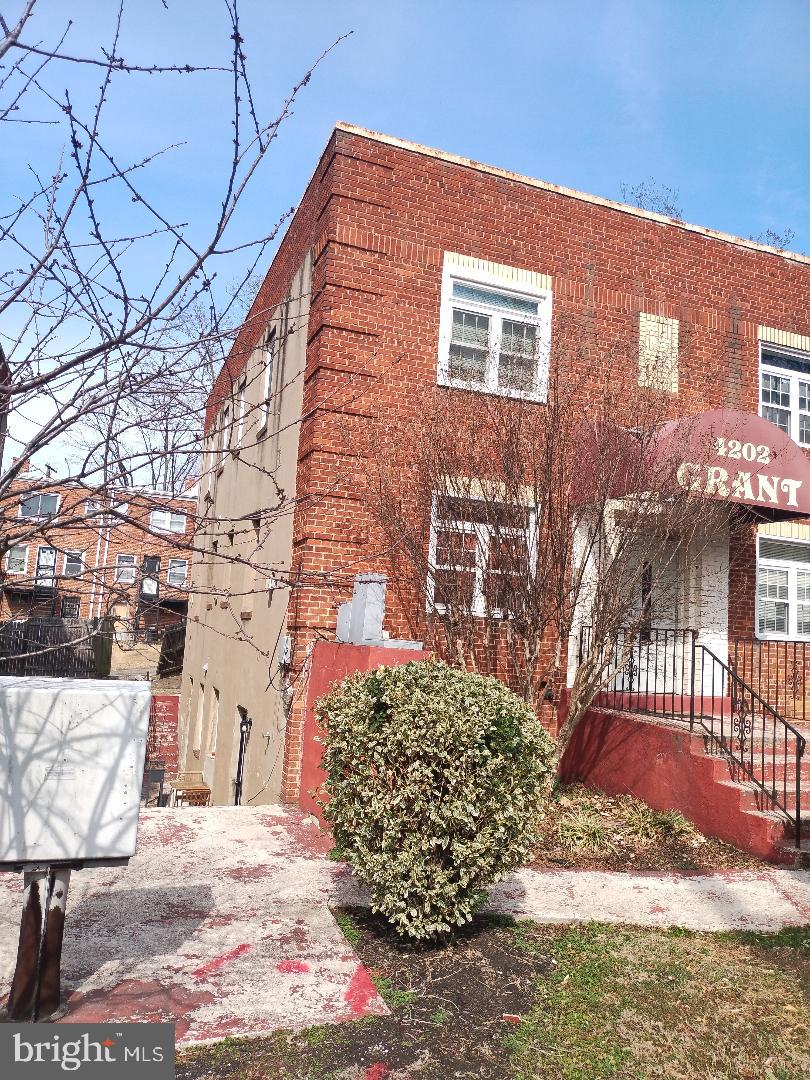4202 GRANT ST NE #202, WASHINGTON, District Of Columbia 20019, 1 Bedroom Bedrooms, ,1 BathroomBathrooms,Residential,For sale,4202 GRANT ST NE #202,DCDC2202540 MLS # DCDC2202540