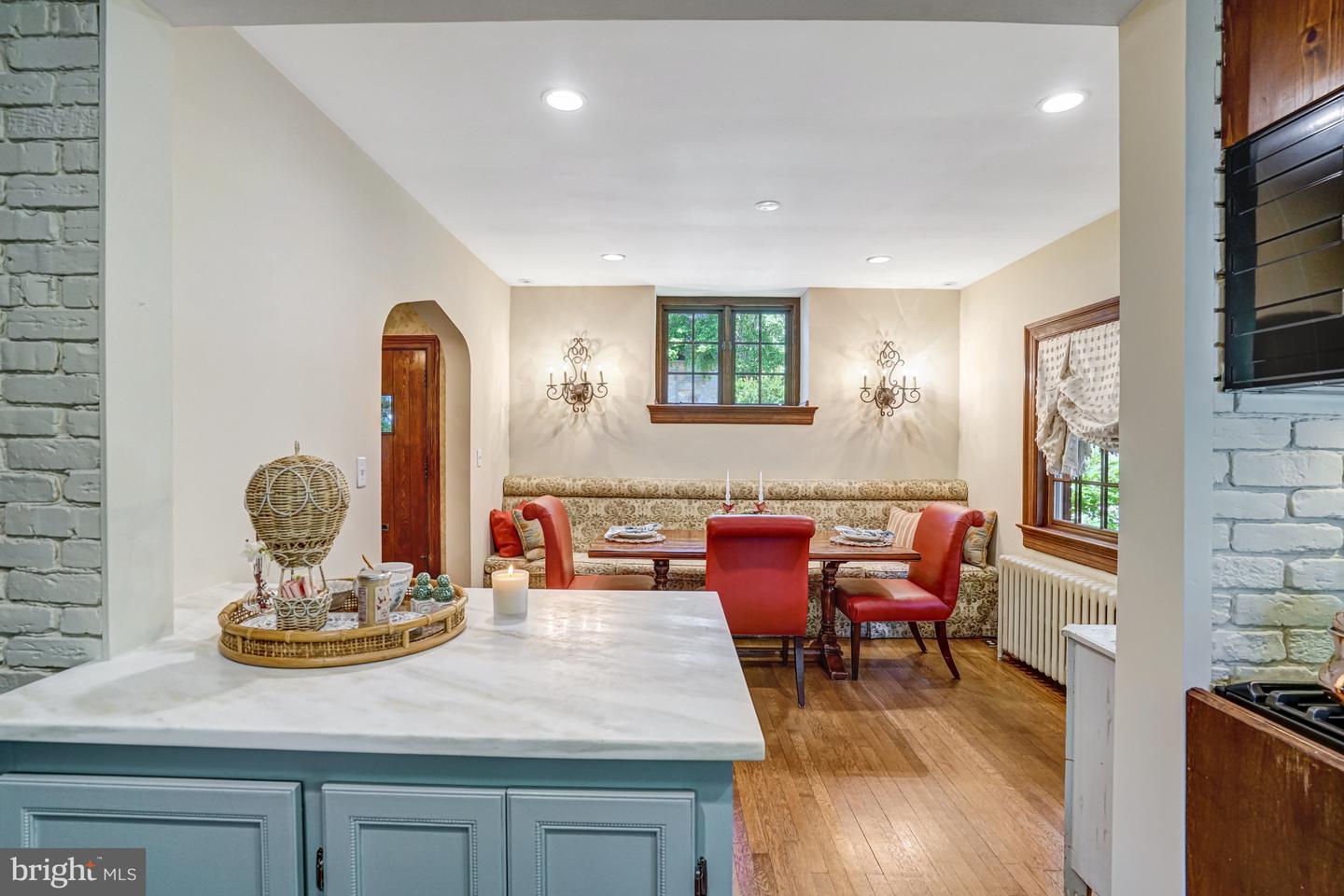 2305 S INGE ST S, ARLINGTON, Virginia 22202, 4 Bedrooms Bedrooms, ,2 BathroomsBathrooms,Residential,For sale,2305 S INGE ST S,VAAR2058458 MLS # VAAR2058458