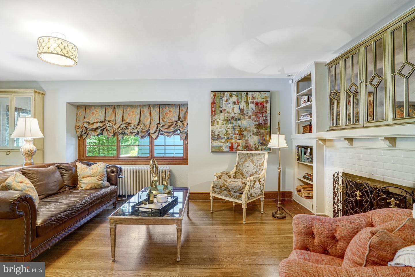 2305 S INGE ST S, ARLINGTON, Virginia 22202, 4 Bedrooms Bedrooms, ,2 BathroomsBathrooms,Residential,For sale,2305 S INGE ST S,VAAR2058458 MLS # VAAR2058458