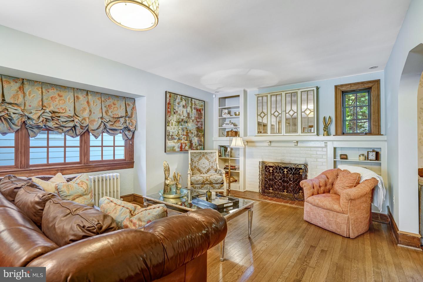 2305 S INGE ST S, ARLINGTON, Virginia 22202, 4 Bedrooms Bedrooms, ,2 BathroomsBathrooms,Residential,For sale,2305 S INGE ST S,VAAR2058458 MLS # VAAR2058458