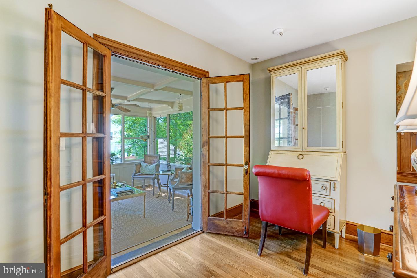 2305 S INGE ST S, ARLINGTON, Virginia 22202, 4 Bedrooms Bedrooms, ,2 BathroomsBathrooms,Residential,For sale,2305 S INGE ST S,VAAR2058458 MLS # VAAR2058458