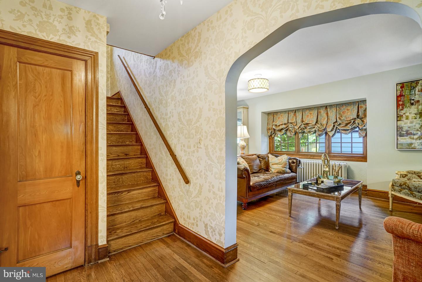 2305 S INGE ST S, ARLINGTON, Virginia 22202, 4 Bedrooms Bedrooms, ,2 BathroomsBathrooms,Residential,For sale,2305 S INGE ST S,VAAR2058458 MLS # VAAR2058458