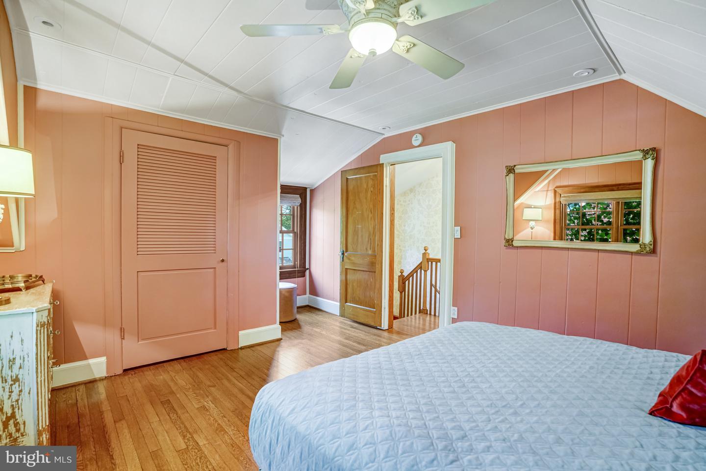 2305 S INGE ST S, ARLINGTON, Virginia 22202, 4 Bedrooms Bedrooms, ,2 BathroomsBathrooms,Residential,For sale,2305 S INGE ST S,VAAR2058458 MLS # VAAR2058458