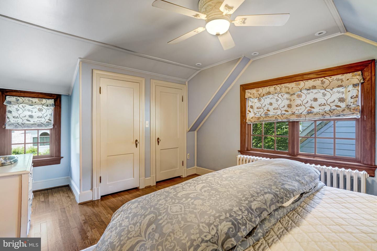 2305 S INGE ST S, ARLINGTON, Virginia 22202, 4 Bedrooms Bedrooms, ,2 BathroomsBathrooms,Residential,For sale,2305 S INGE ST S,VAAR2058458 MLS # VAAR2058458
