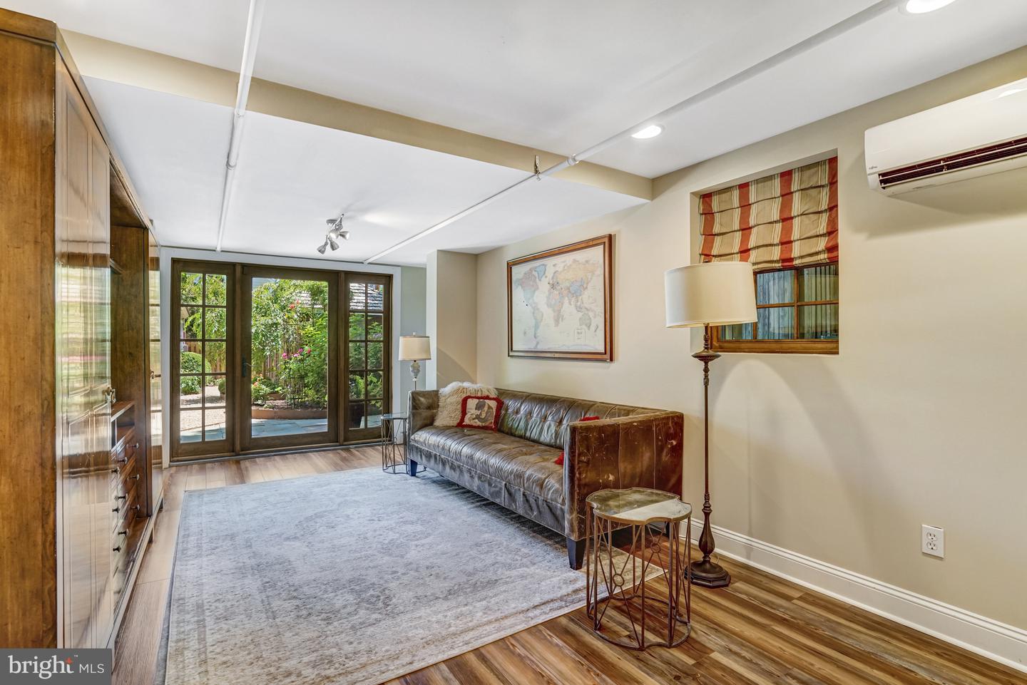 2305 S INGE ST S, ARLINGTON, Virginia 22202, 4 Bedrooms Bedrooms, ,2 BathroomsBathrooms,Residential,For sale,2305 S INGE ST S,VAAR2058458 MLS # VAAR2058458