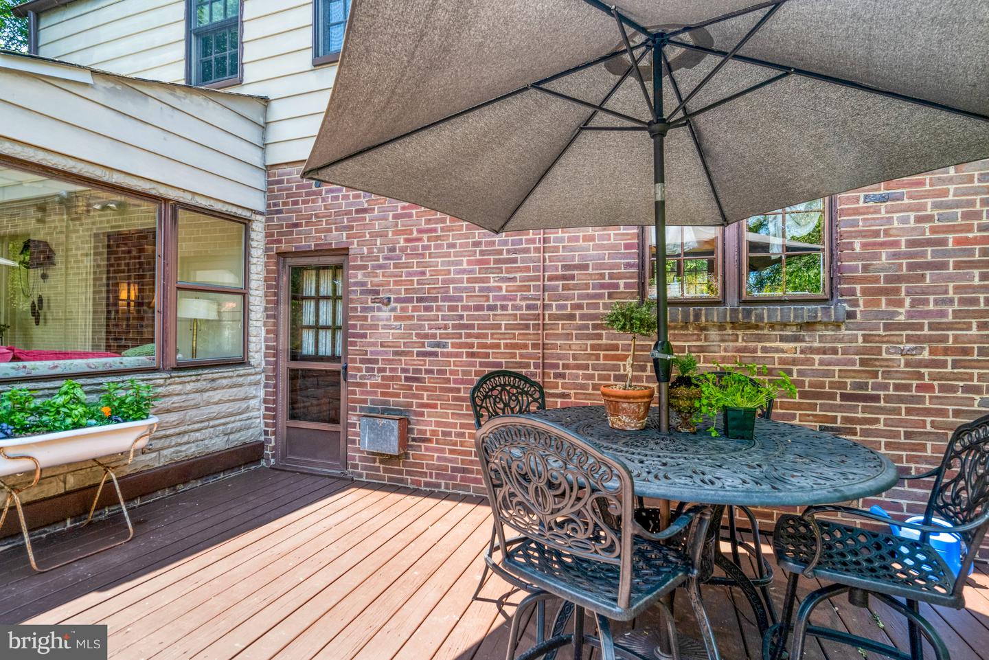 2305 S INGE ST S, ARLINGTON, Virginia 22202, 4 Bedrooms Bedrooms, ,2 BathroomsBathrooms,Residential,For sale,2305 S INGE ST S,VAAR2058458 MLS # VAAR2058458