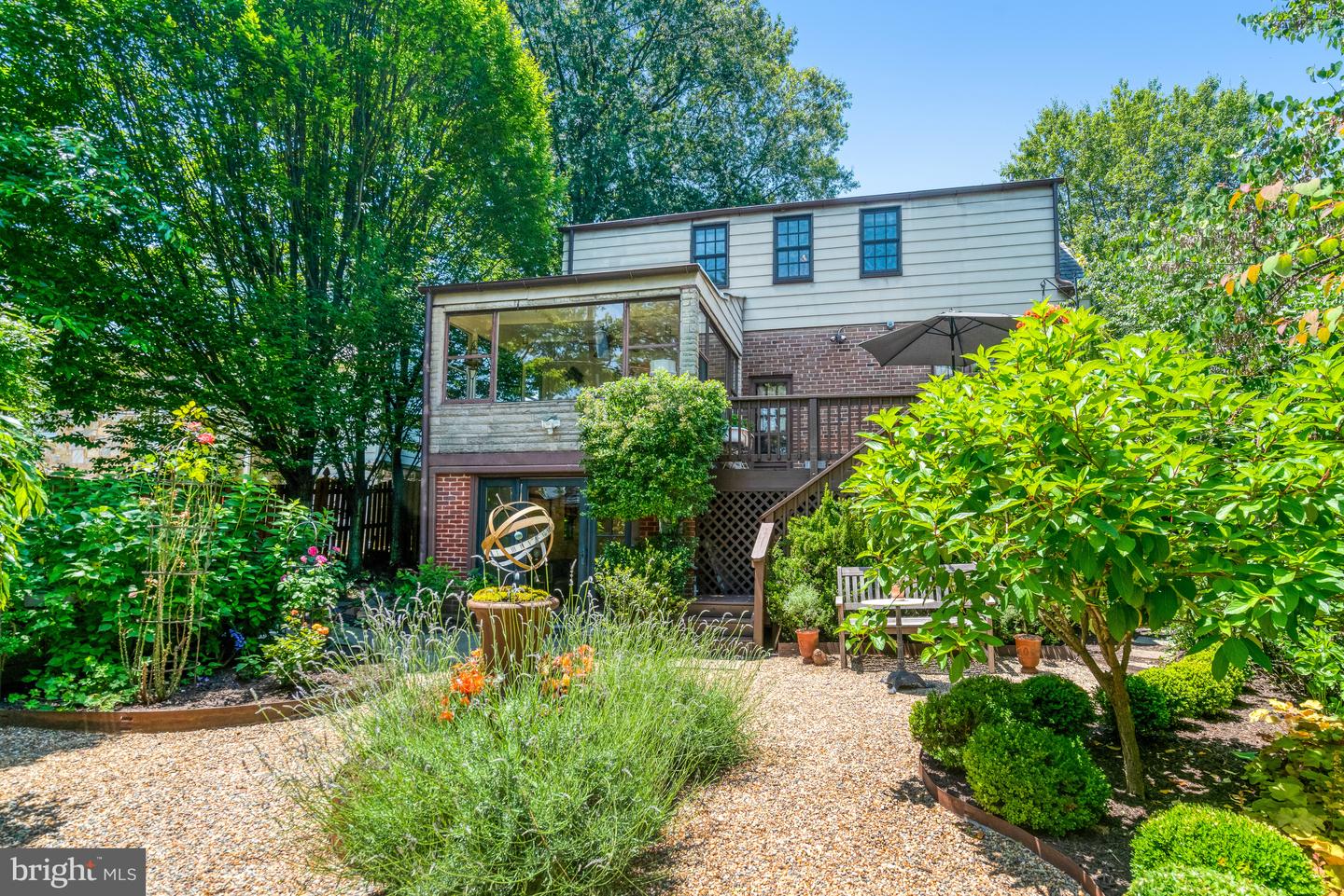 2305 S INGE ST S, ARLINGTON, Virginia 22202, 4 Bedrooms Bedrooms, ,2 BathroomsBathrooms,Residential,For sale,2305 S INGE ST S,VAAR2058458 MLS # VAAR2058458