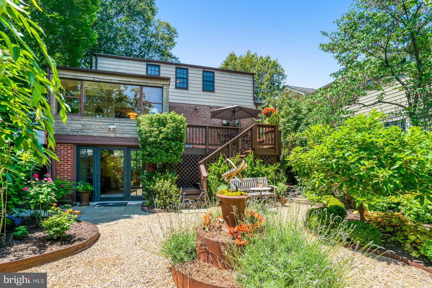 2305 S INGE ST S, ARLINGTON, Virginia 22202, 4 Bedrooms Bedrooms, ,2 BathroomsBathrooms,Residential,For sale,2305 S INGE ST S,VAAR2058458 MLS # VAAR2058458