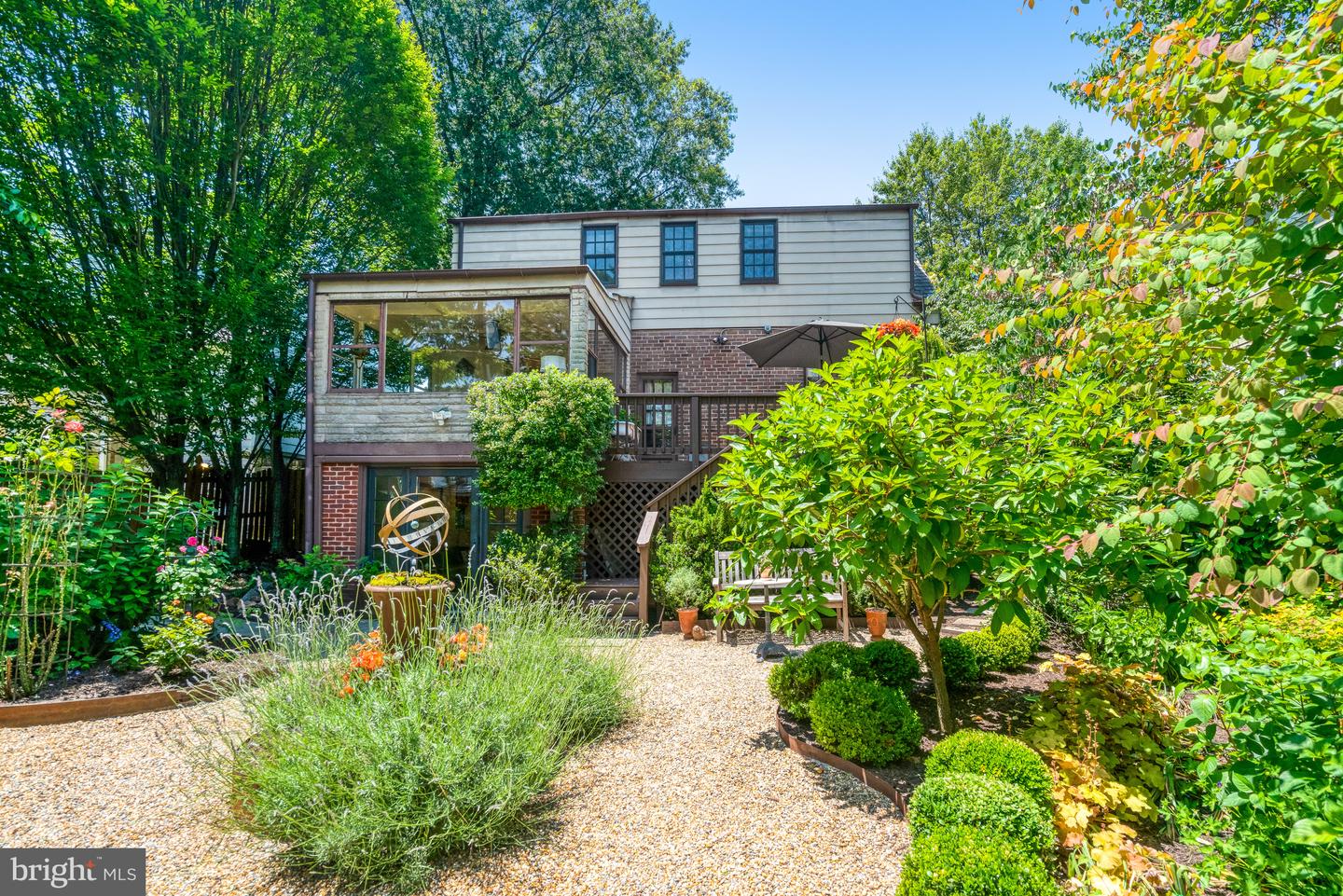 2305 S INGE ST S, ARLINGTON, Virginia 22202, 4 Bedrooms Bedrooms, ,2 BathroomsBathrooms,Residential,For sale,2305 S INGE ST S,VAAR2058458 MLS # VAAR2058458