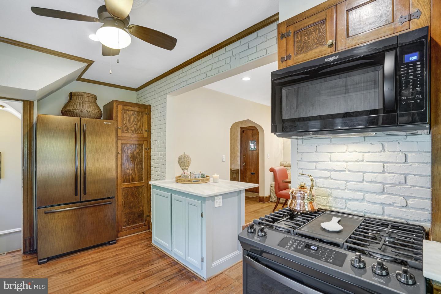2305 S INGE ST S, ARLINGTON, Virginia 22202, 4 Bedrooms Bedrooms, ,2 BathroomsBathrooms,Residential,For sale,2305 S INGE ST S,VAAR2058458 MLS # VAAR2058458