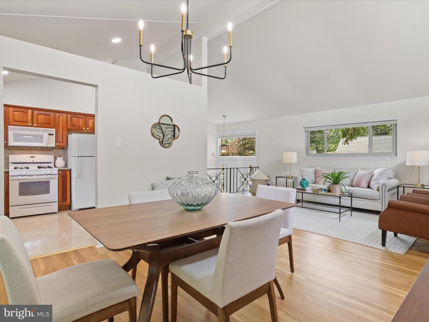 905 PEELE PL, ALEXANDRIA, Virginia 22304, 4 Bedrooms Bedrooms, ,2 BathroomsBathrooms,Residential,For sale,905 PEELE PL,VAAX2045902 MLS # VAAX2045902