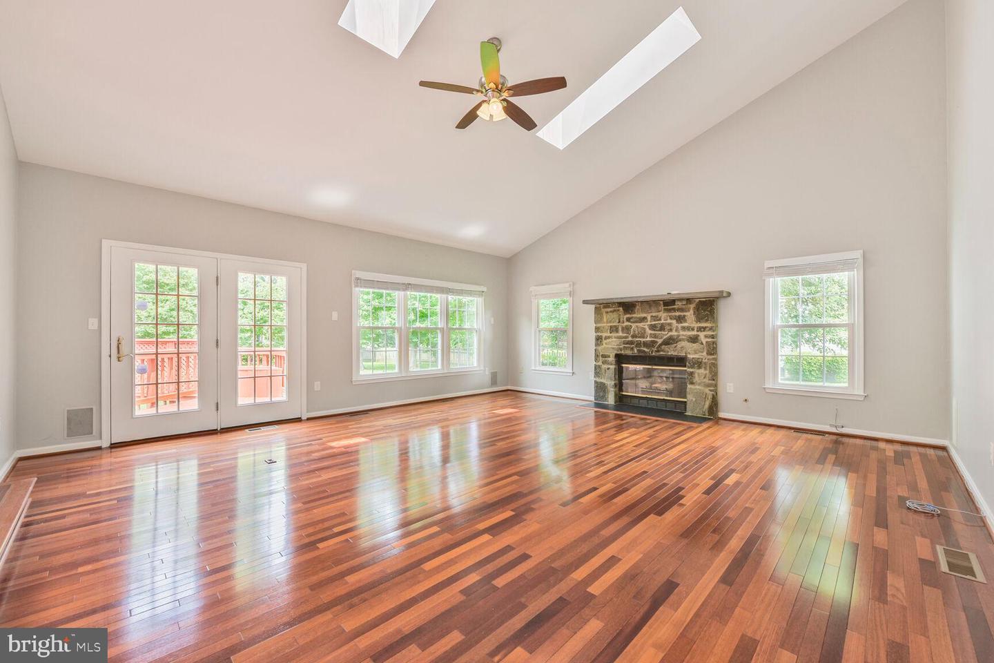 1176 BANDY RUN RD, HERNDON, Virginia 20170, 4 Bedrooms Bedrooms, ,3 BathroomsBathrooms,Residential,For sale,1176 BANDY RUN RD,VAFX2244602 MLS # VAFX2244602