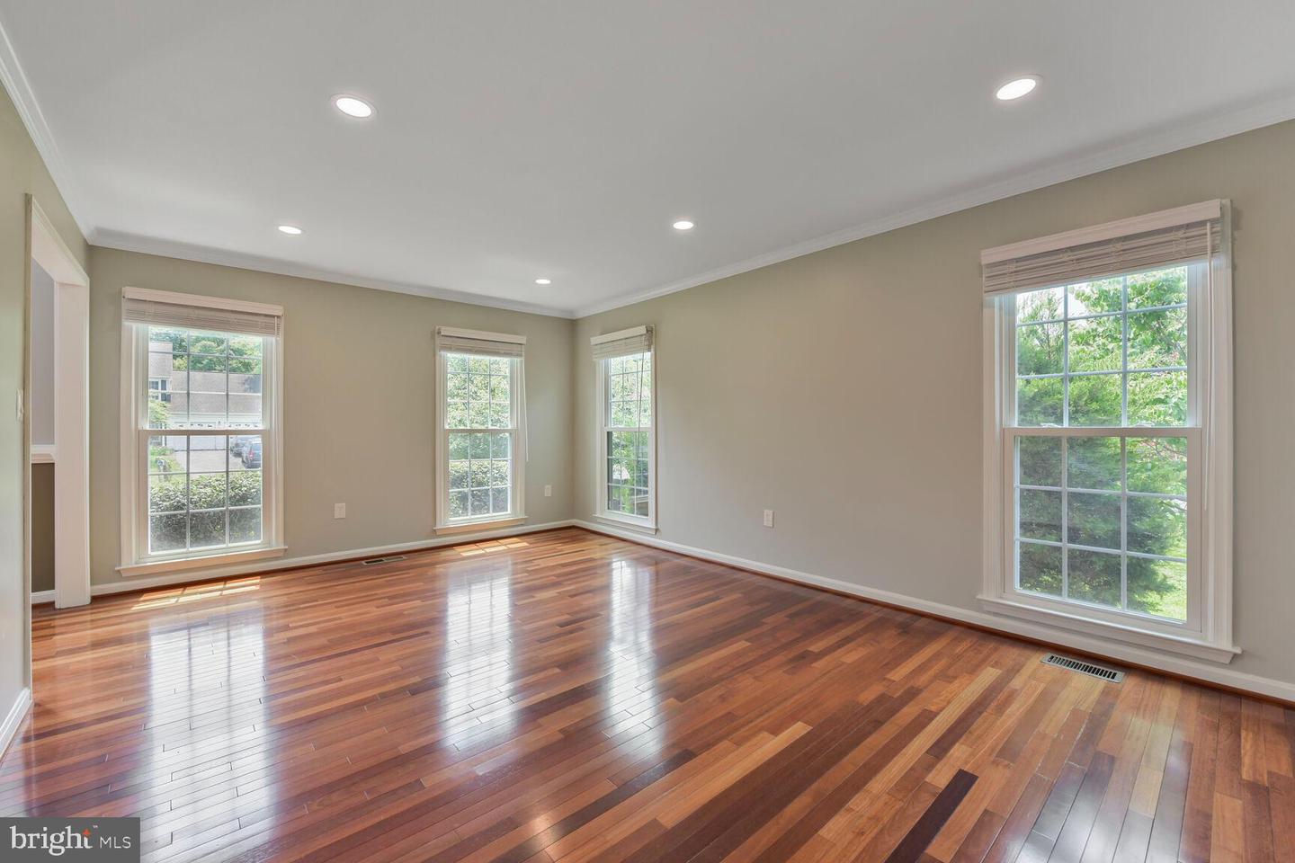 1176 BANDY RUN RD, HERNDON, Virginia 20170, 4 Bedrooms Bedrooms, ,3 BathroomsBathrooms,Residential,For sale,1176 BANDY RUN RD,VAFX2244602 MLS # VAFX2244602