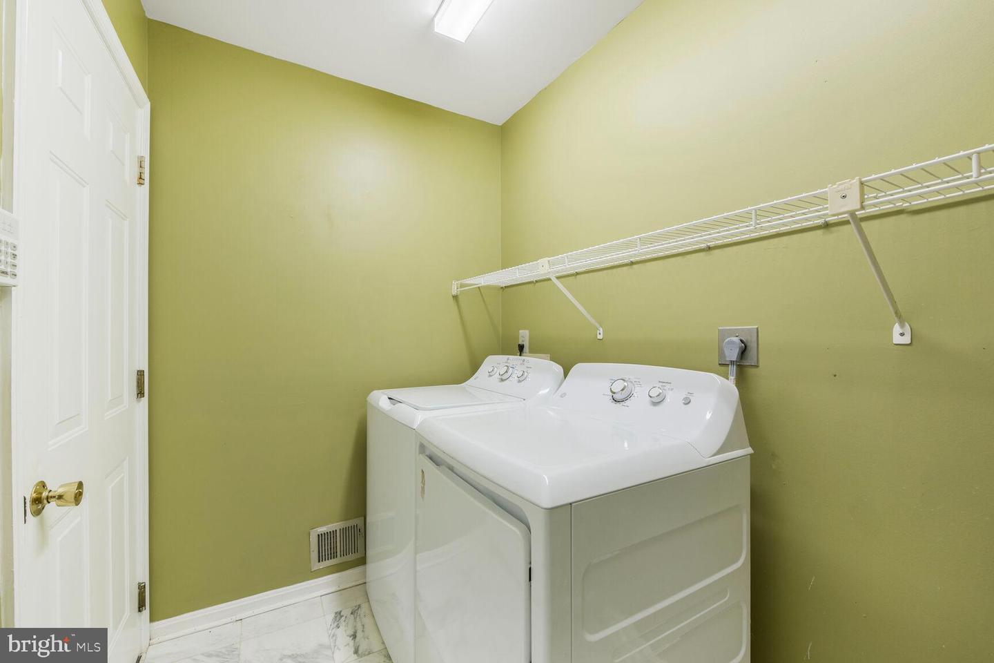 1176 BANDY RUN RD, HERNDON, Virginia 20170, 4 Bedrooms Bedrooms, ,3 BathroomsBathrooms,Residential,For sale,1176 BANDY RUN RD,VAFX2244602 MLS # VAFX2244602