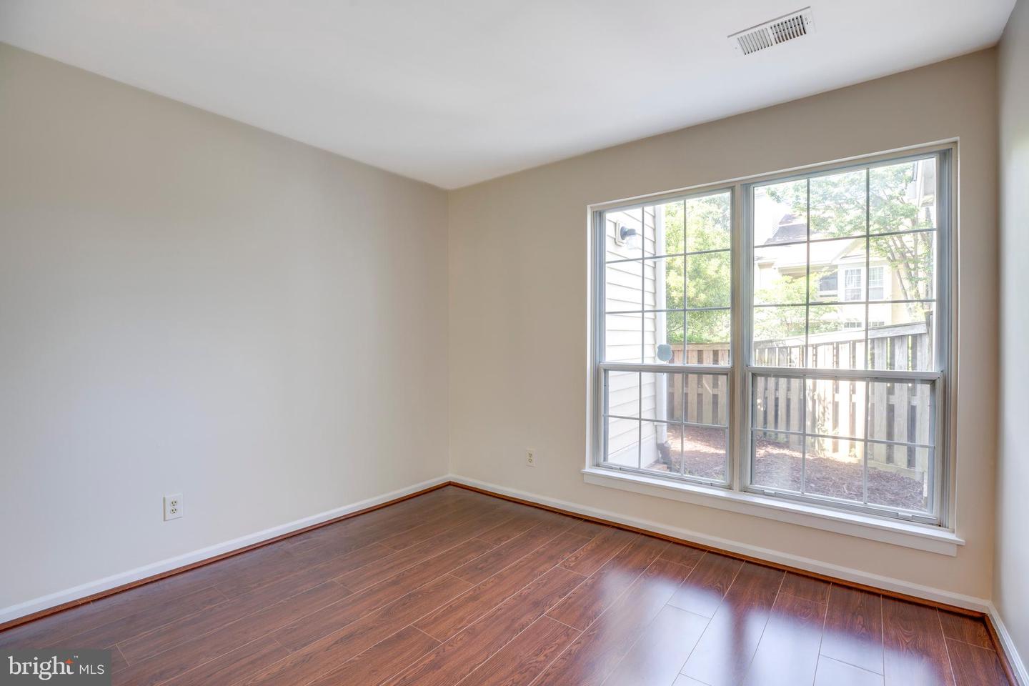 4505 HAZELTINE CT #E, ALEXANDRIA, Virginia 22312, 2 Bedrooms Bedrooms, ,2 BathroomsBathrooms,Residential,For sale,4505 HAZELTINE CT #E,VAFX2244694 MLS # VAFX2244694