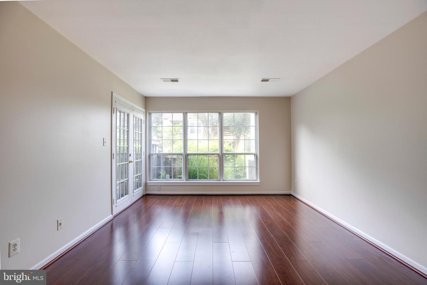 4505 HAZELTINE CT #E, ALEXANDRIA, Virginia 22312, 2 Bedrooms Bedrooms, ,2 BathroomsBathrooms,Residential,For sale,4505 HAZELTINE CT #E,VAFX2244694 MLS # VAFX2244694