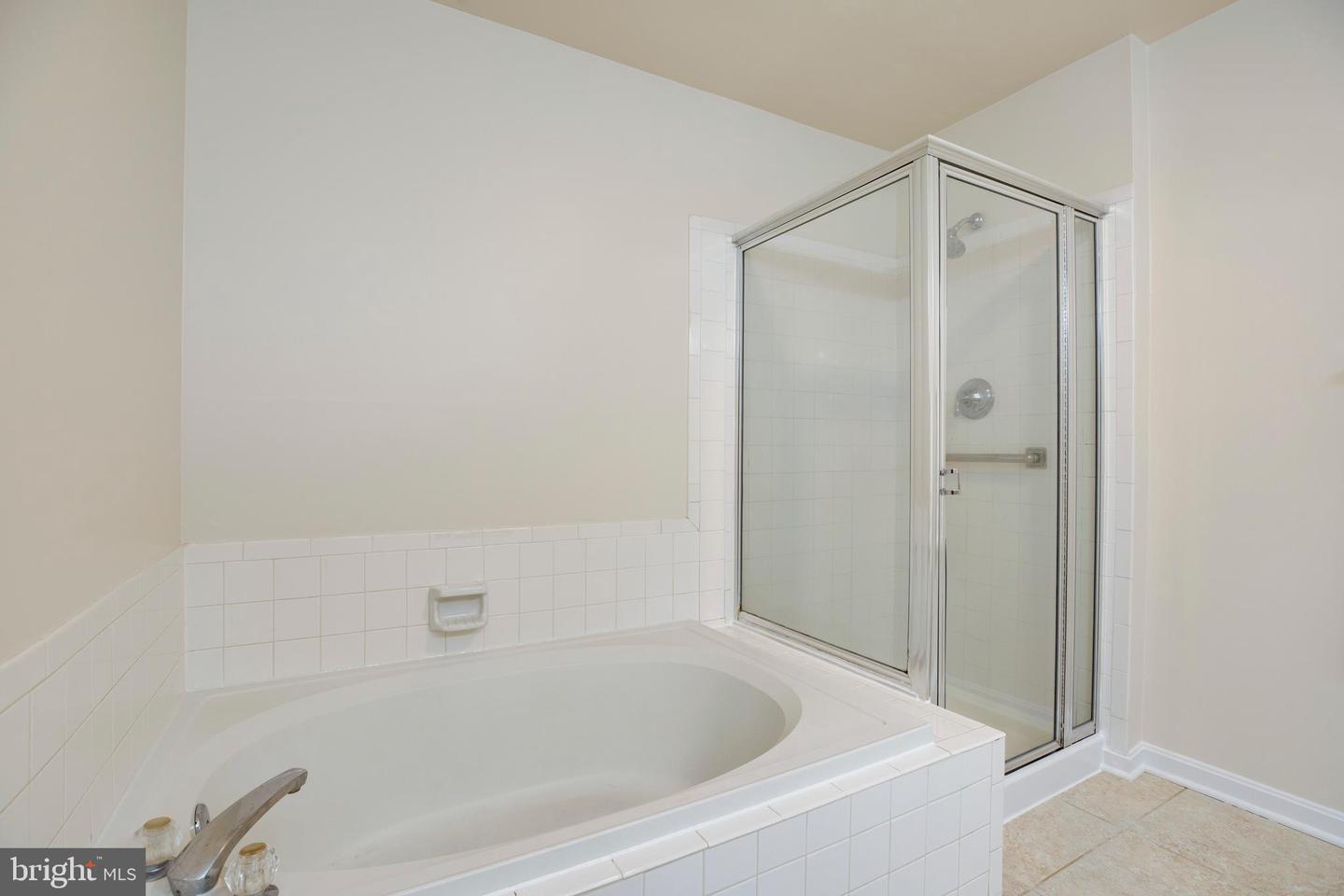 4505 HAZELTINE CT #E, ALEXANDRIA, Virginia 22312, 2 Bedrooms Bedrooms, ,2 BathroomsBathrooms,Residential,For sale,4505 HAZELTINE CT #E,VAFX2244694 MLS # VAFX2244694