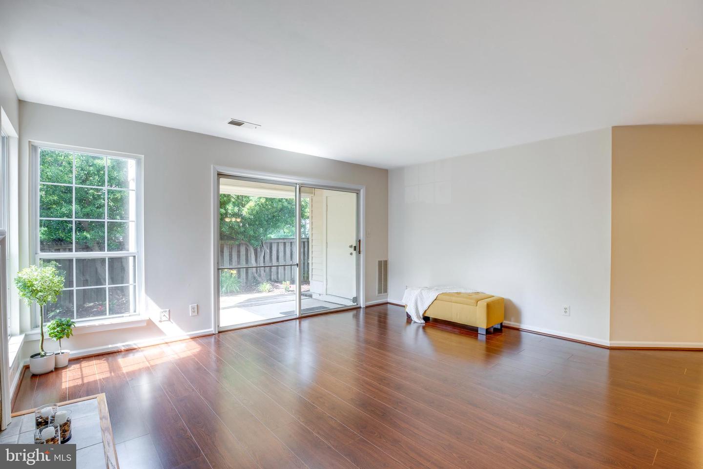 4505 HAZELTINE CT #E, ALEXANDRIA, Virginia 22312, 2 Bedrooms Bedrooms, ,2 BathroomsBathrooms,Residential,For sale,4505 HAZELTINE CT #E,VAFX2244694 MLS # VAFX2244694