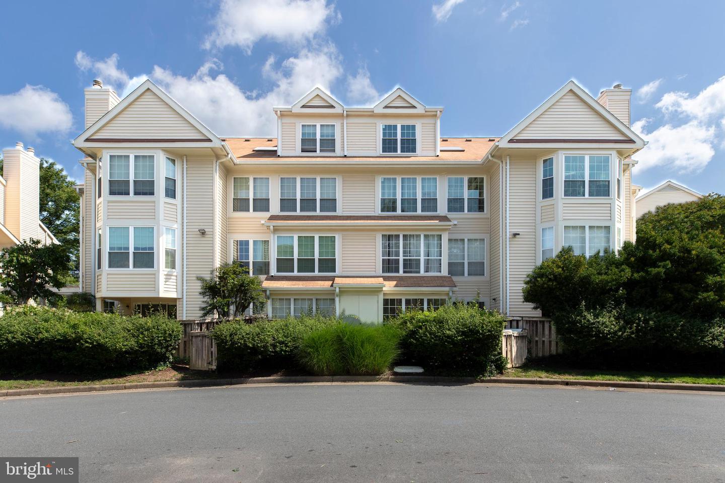 4505 HAZELTINE CT #E, ALEXANDRIA, Virginia 22312, 2 Bedrooms Bedrooms, ,2 BathroomsBathrooms,Residential,For sale,4505 HAZELTINE CT #E,VAFX2244694 MLS # VAFX2244694