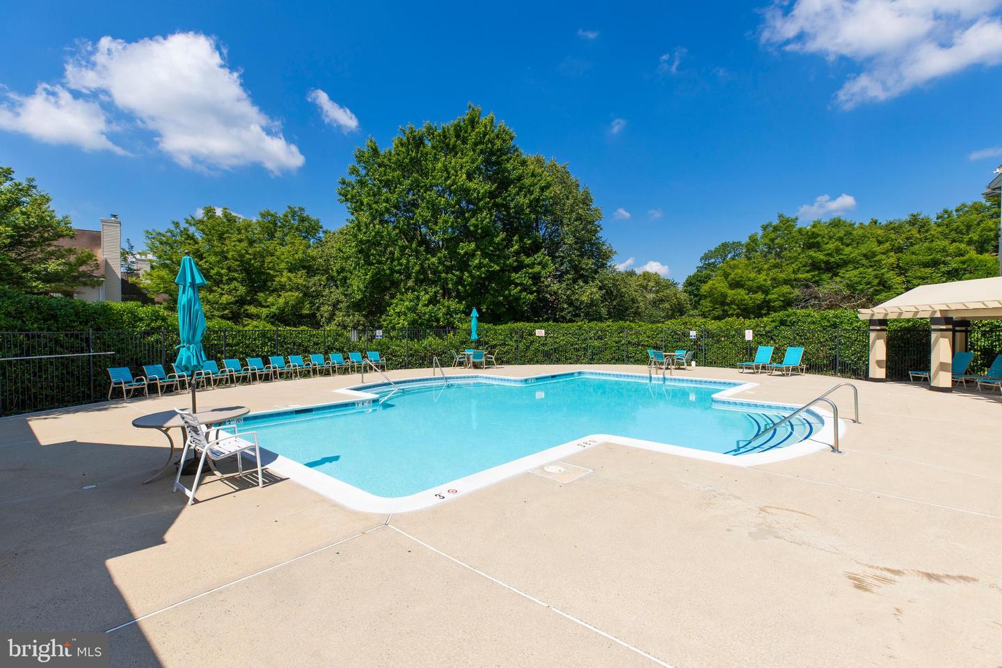 4505 HAZELTINE CT #E, ALEXANDRIA, Virginia 22312, 2 Bedrooms Bedrooms, ,2 BathroomsBathrooms,Residential,For sale,4505 HAZELTINE CT #E,VAFX2244694 MLS # VAFX2244694