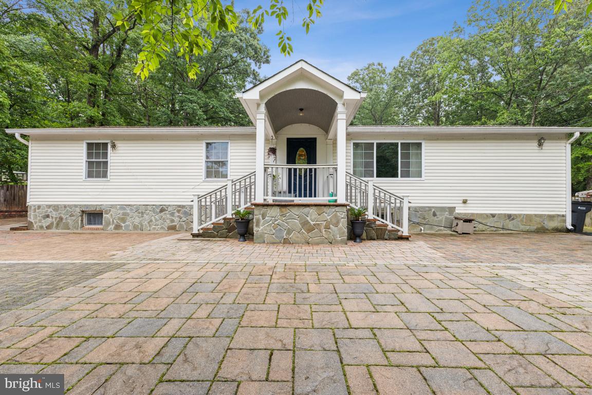 11617 SMITHFIELD RD, MANASSAS, Virginia 20112, 4 Bedrooms Bedrooms, ,3 BathroomsBathrooms,Residential,For sale,11617 SMITHFIELD RD,VAPW2096032 MLS # VAPW2096032