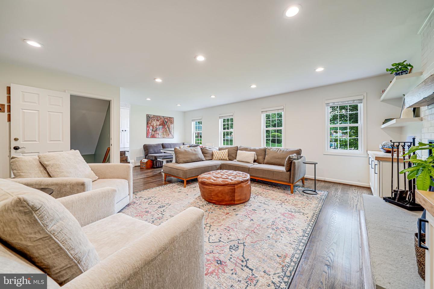 5616 TILIA CT, BURKE, Virginia 22015, 6 Bedrooms Bedrooms, ,3 BathroomsBathrooms,Residential,For sale,5616 TILIA CT,VAFX2244908 MLS # VAFX2244908