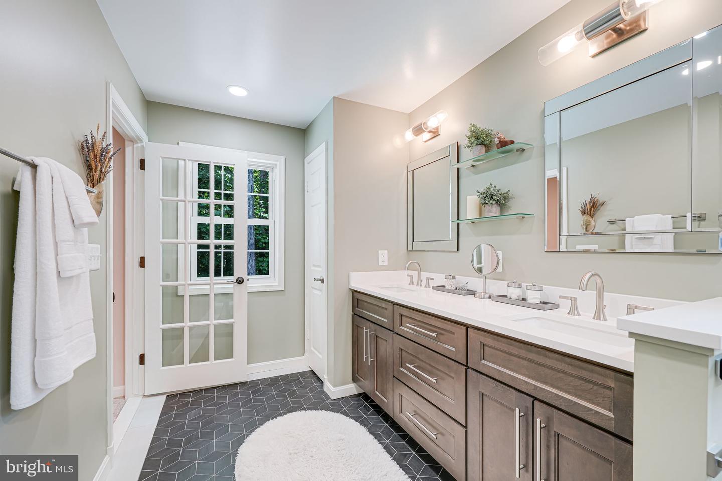 5616 TILIA CT, BURKE, Virginia 22015, 6 Bedrooms Bedrooms, ,3 BathroomsBathrooms,Residential,For sale,5616 TILIA CT,VAFX2244908 MLS # VAFX2244908