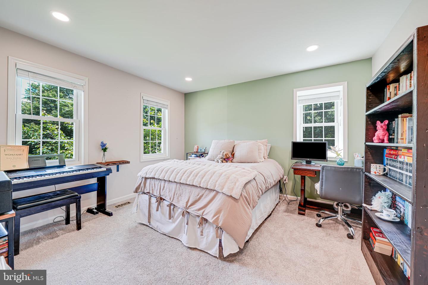 5616 TILIA CT, BURKE, Virginia 22015, 6 Bedrooms Bedrooms, ,3 BathroomsBathrooms,Residential,For sale,5616 TILIA CT,VAFX2244908 MLS # VAFX2244908