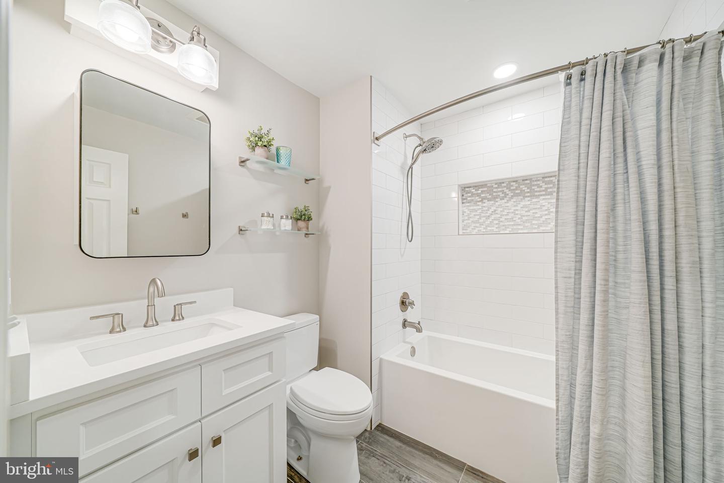 5616 TILIA CT, BURKE, Virginia 22015, 6 Bedrooms Bedrooms, ,3 BathroomsBathrooms,Residential,For sale,5616 TILIA CT,VAFX2244908 MLS # VAFX2244908