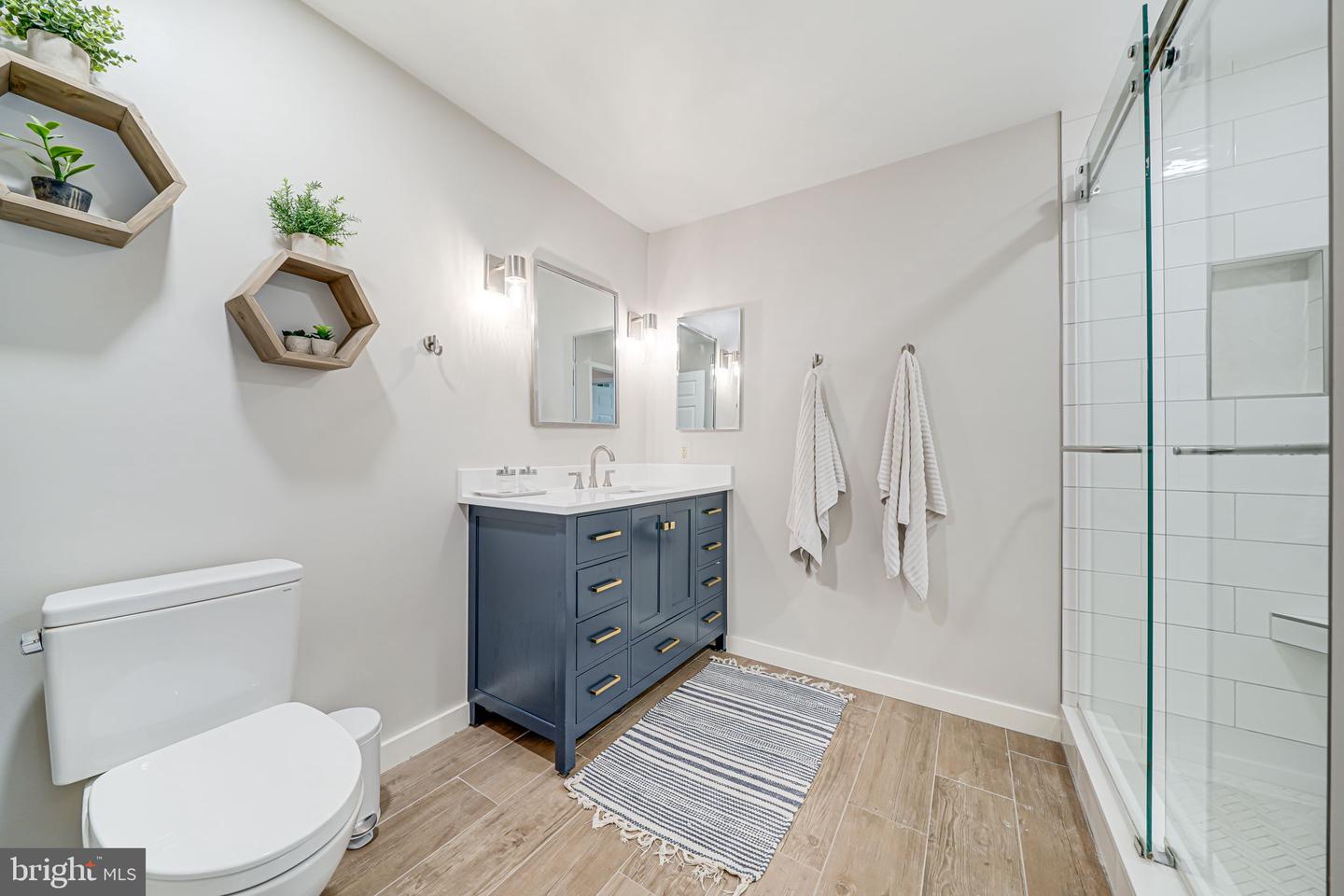 5616 TILIA CT, BURKE, Virginia 22015, 6 Bedrooms Bedrooms, ,3 BathroomsBathrooms,Residential,For sale,5616 TILIA CT,VAFX2244908 MLS # VAFX2244908