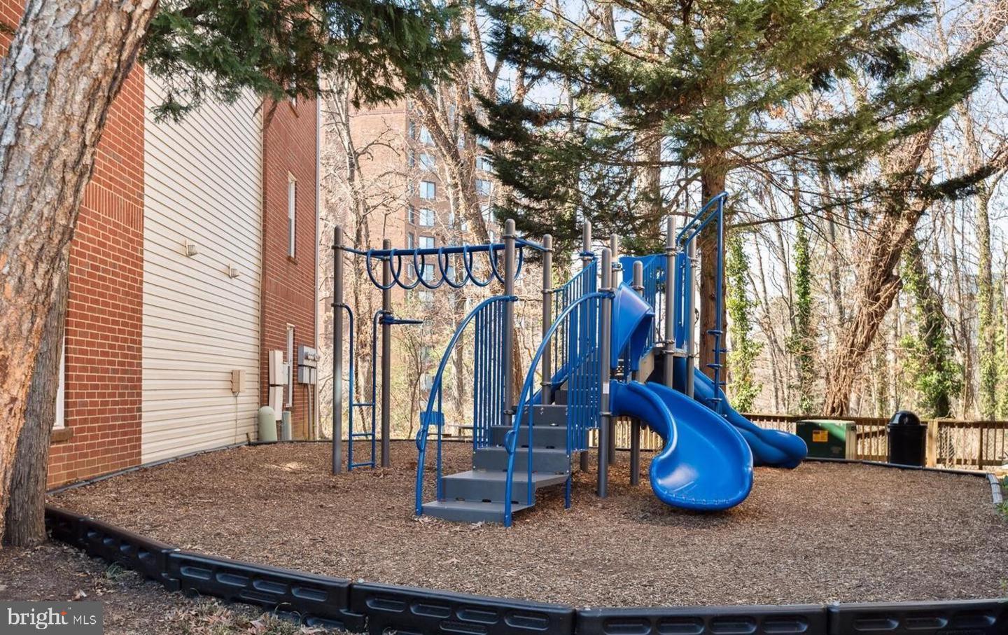 3315 WYNDHAM CIR #1223, ALEXANDRIA, Virginia 22302, 1 Bedroom Bedrooms, ,1 BathroomBathrooms,Residential,For sale,3315 WYNDHAM CIR #1223,VAAX2046026 MLS # VAAX2046026