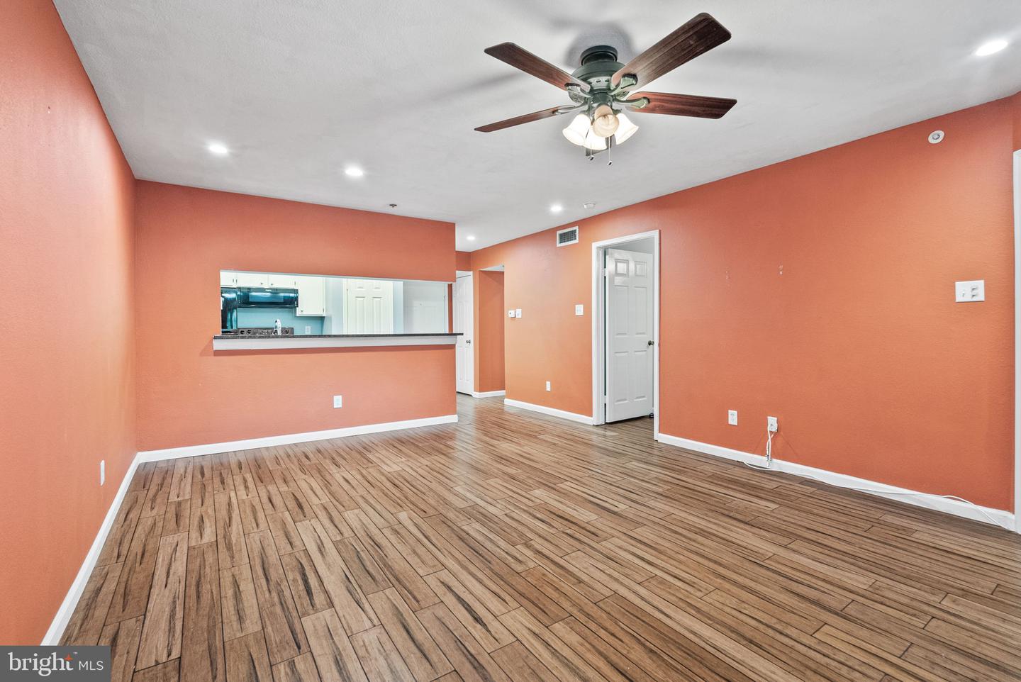 3315 WYNDHAM CIR #1223, ALEXANDRIA, Virginia 22302, 1 Bedroom Bedrooms, ,1 BathroomBathrooms,Residential,For sale,3315 WYNDHAM CIR #1223,VAAX2046026 MLS # VAAX2046026