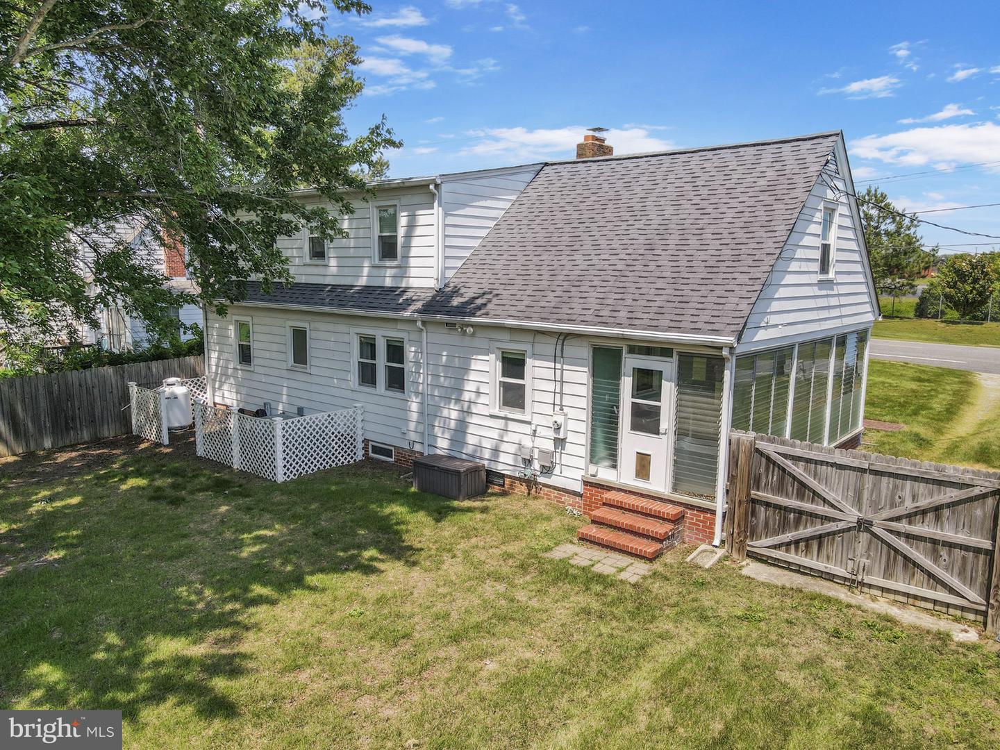 301 HAMILTON BLVD, WARSAW, Virginia 22572, 3 Bedrooms Bedrooms, ,1 BathroomBathrooms,Residential,For sale,301 HAMILTON BLVD,VARV2000512 MLS # VARV2000512
