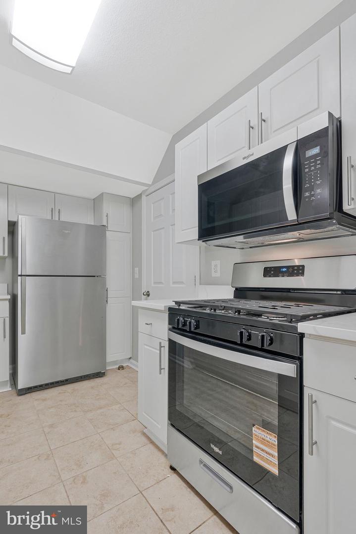 12805 FAIR BRIAR LN, FAIRFAX, Virginia 22033, 1 Bedroom Bedrooms, ,1 BathroomBathrooms,Residential,For sale,12805 FAIR BRIAR LN,VAFX2244312 MLS # VAFX2244312