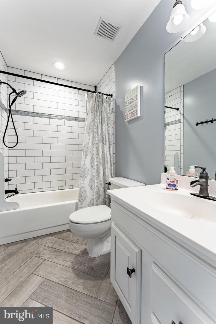 16644 CAXTON PL, DUMFRIES, Virginia 22025, 4 Bedrooms Bedrooms, ,3 BathroomsBathrooms,Residential,For sale,16644 CAXTON PL,VAPW2095934 MLS # VAPW2095934