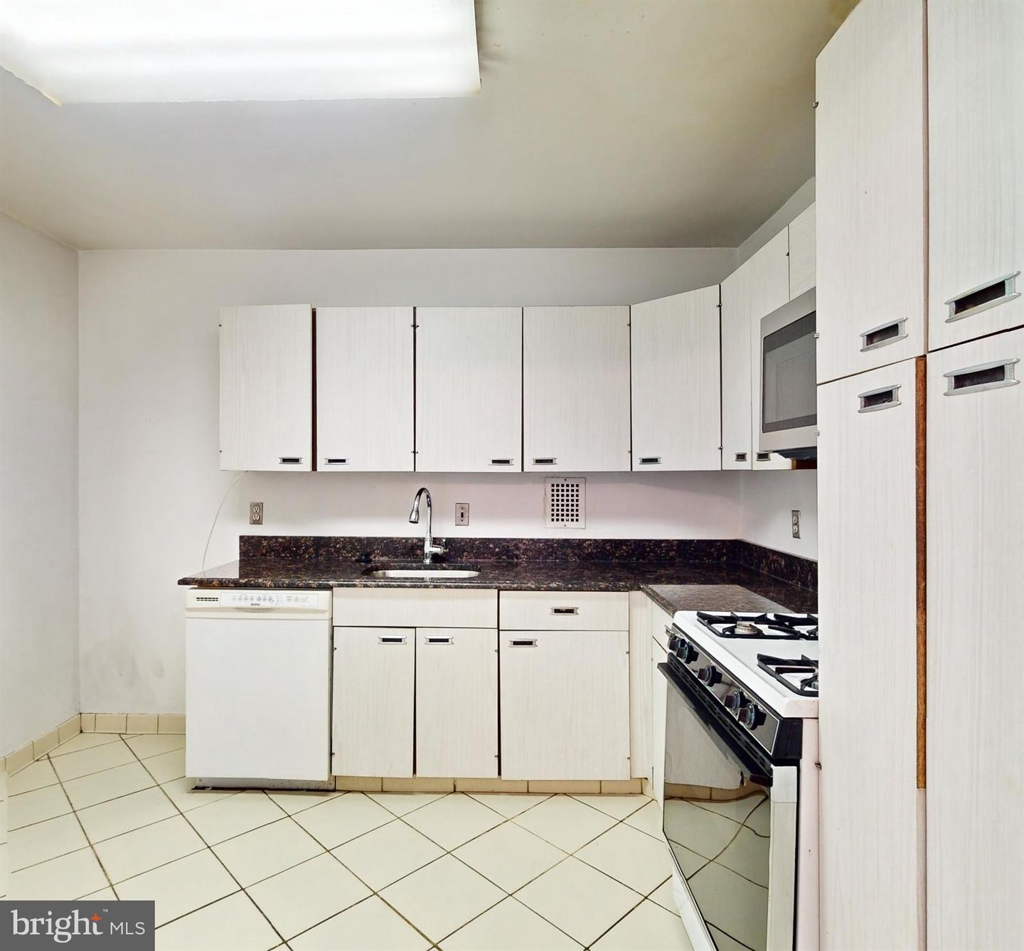 3001 VEAZEY TER NW #709, WASHINGTON, District Of Columbia 20008, 1 Bedroom Bedrooms, ,1 BathroomBathrooms,Residential,For sale,3001 VEAZEY TER NW #709,DCDC2204220 MLS # DCDC2204220